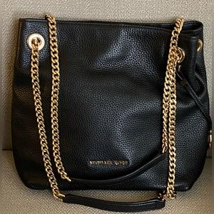 Michael Kors Beautiful Leather Shoulder/Crossbody Chain Bag